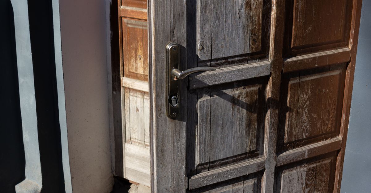 Deadbolt Installation — North York Heritage Lock & Key